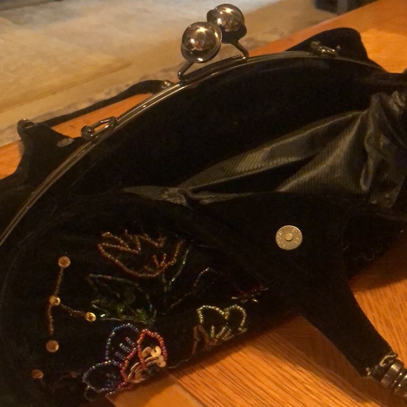 Handbag - Picture 6 of 9